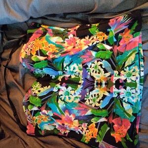 Gorgeous color bathing suit top, size M/L, Bleu brand